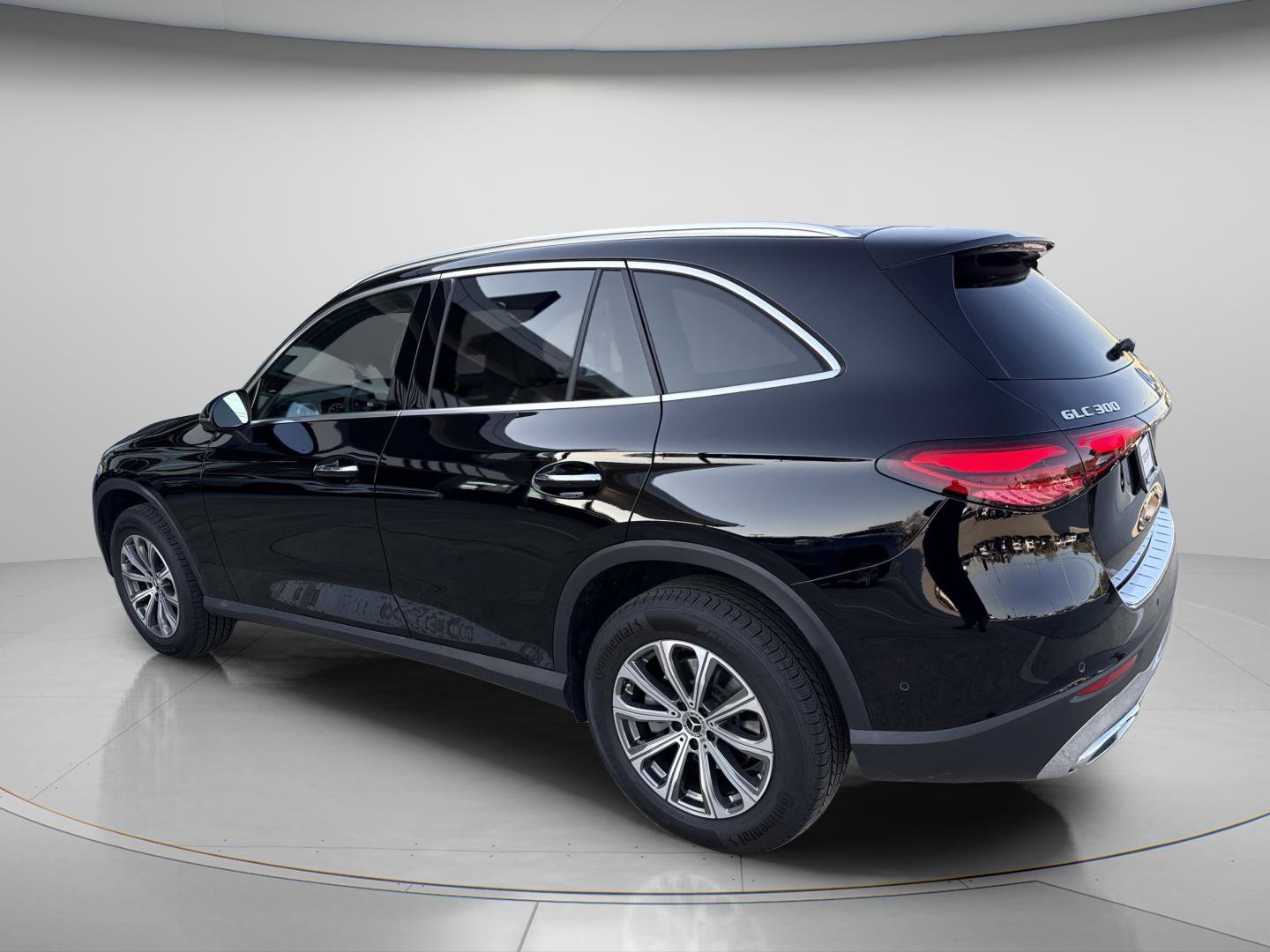 Certified 2023 Mercedes-Benz GLC 300 image 4