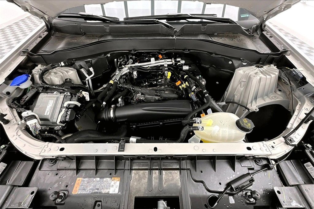 Used 2025 Ford Explorer Active image 10