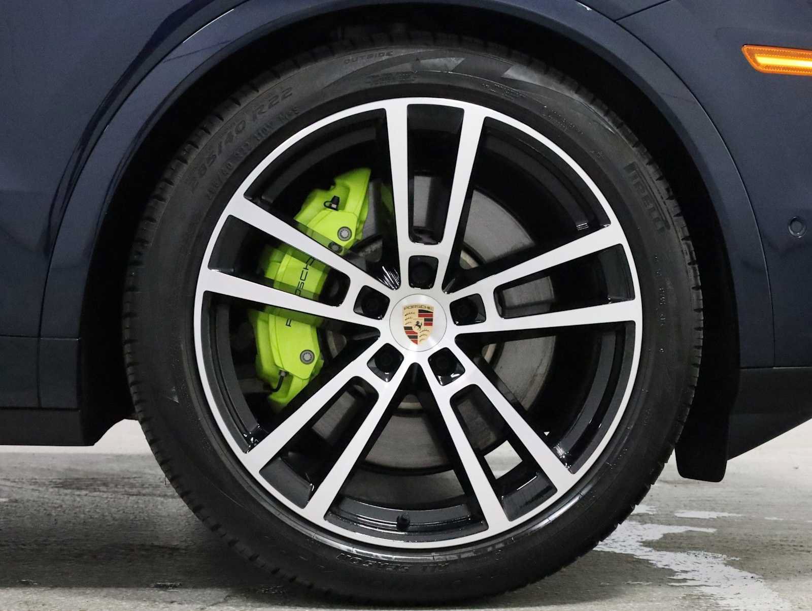 Certified 2025 Porsche Cayenne E-Hybrid AWD/4WD image 12