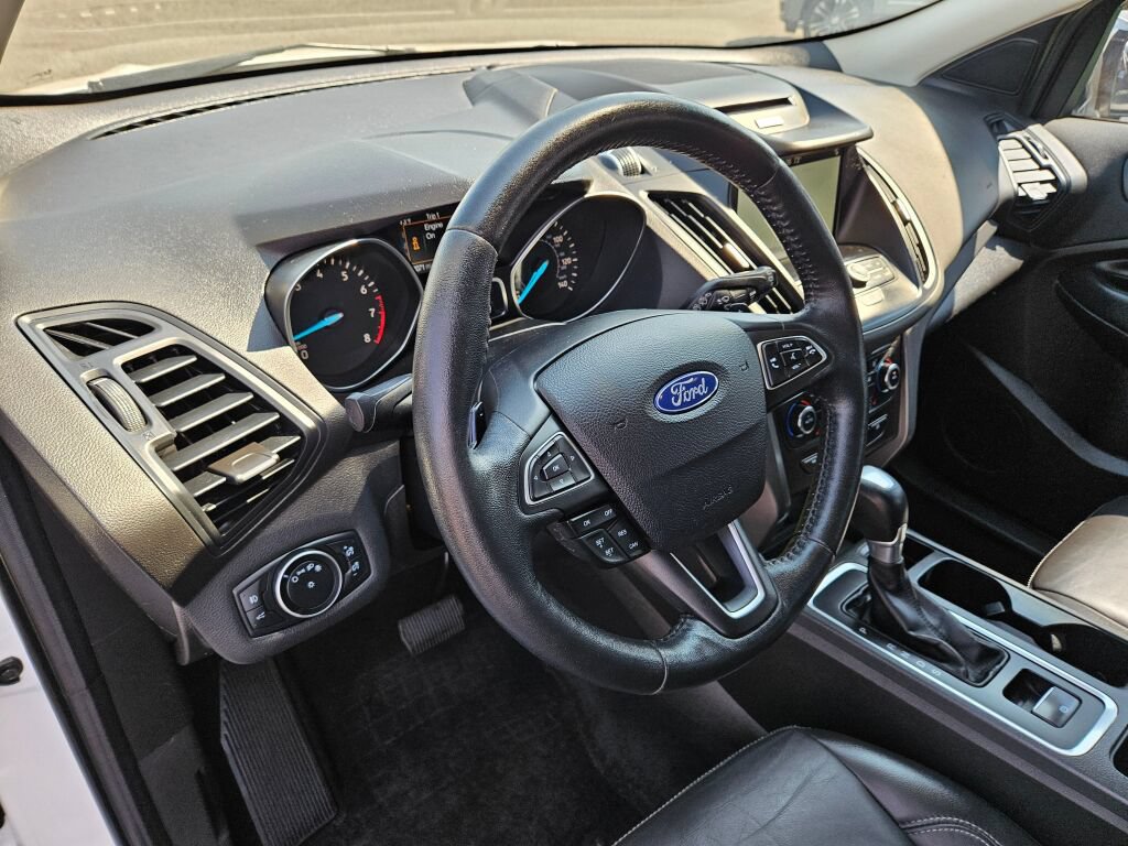 Used 2017 Ford Escape SE w/ SE Leather Comfort Package FWD image 18