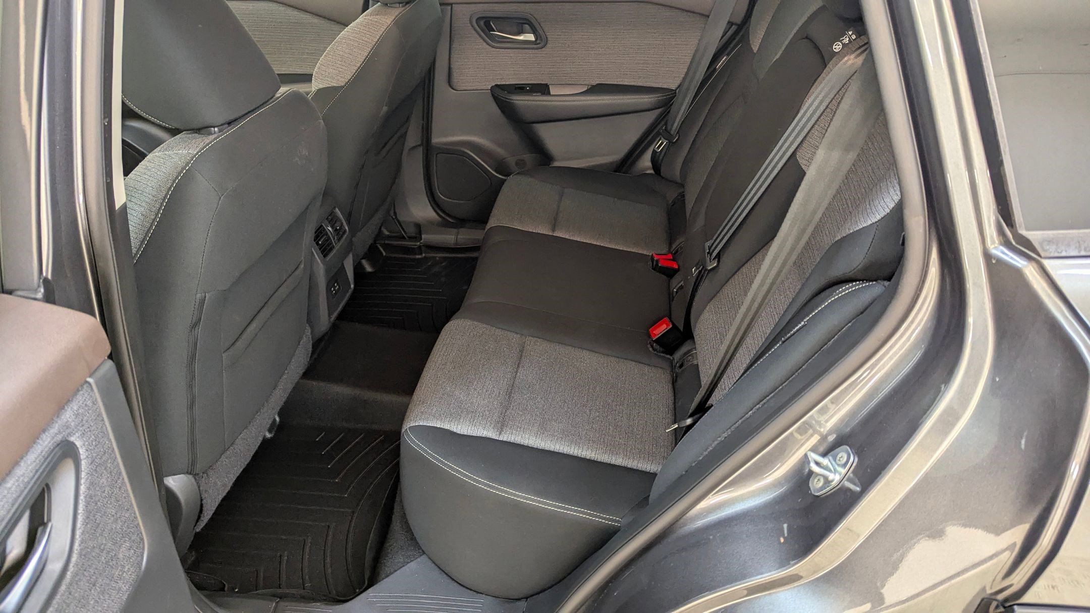 Used 2022 Nissan Rogue SV image 23