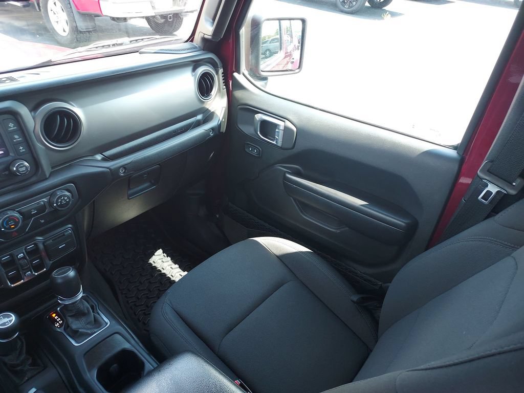 Used 2021 Jeep Gladiator Mojave AWD/4WD image 11
