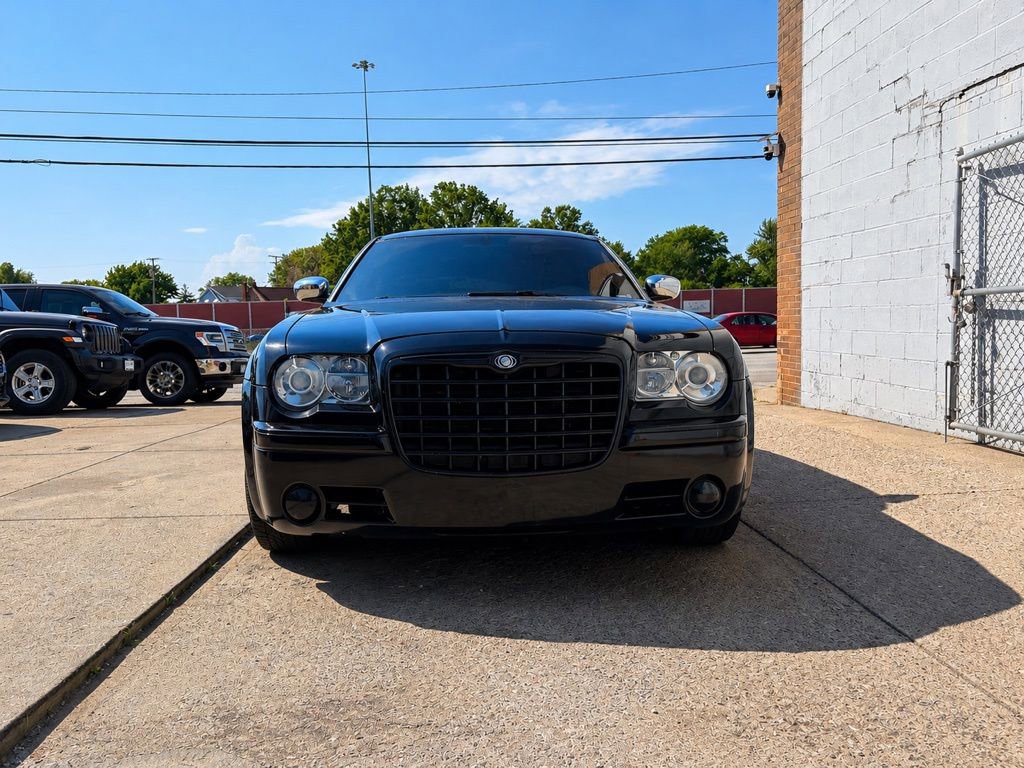 Used 2005 Chrysler 300 C w/ Navigation & Sound Group II RWD image 2