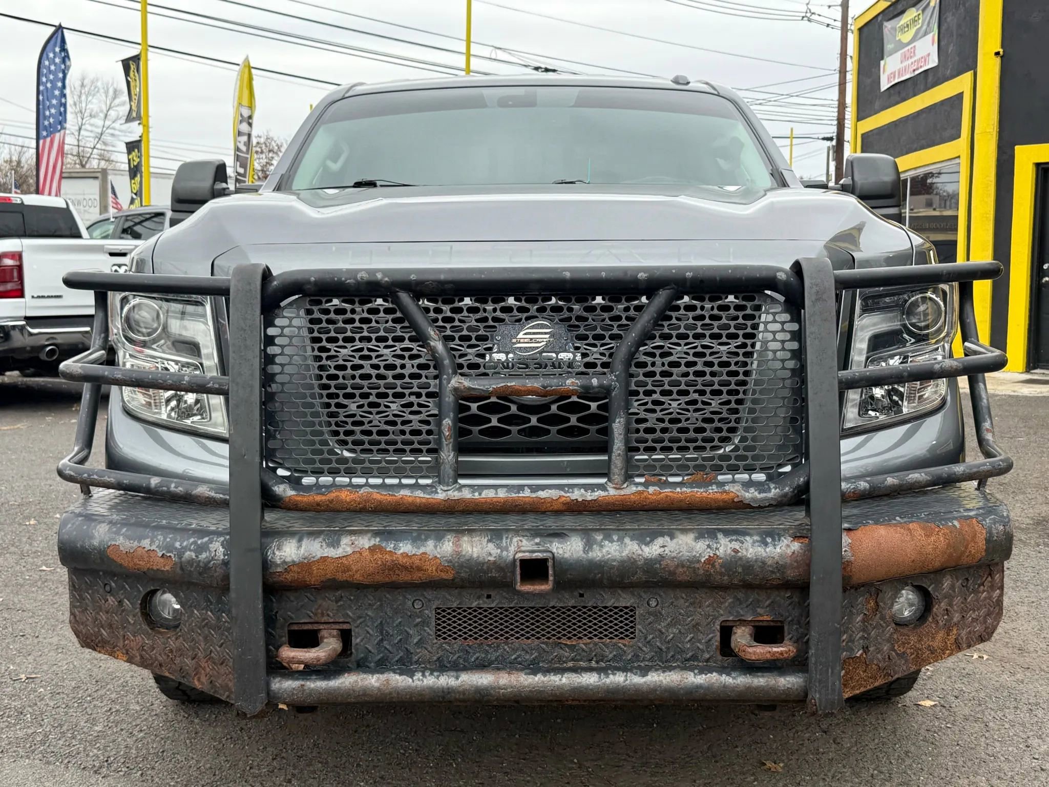 Used 2017 Nissan Titan PRO-4X w/ Pro-4x Convenience Package image 2