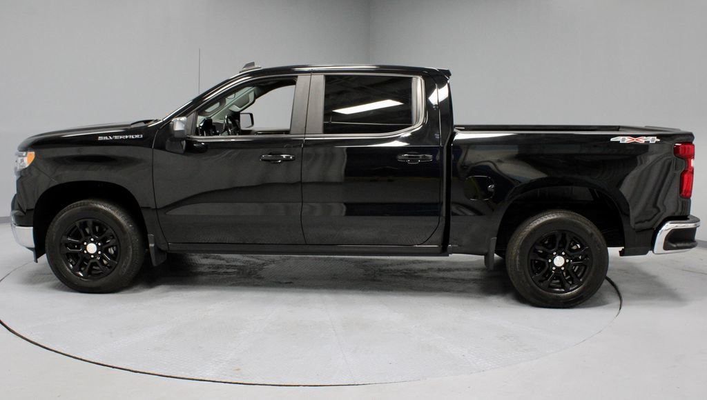 Used 2022 Chevrolet Silverado 1500 LT AWD/4WD image 10
