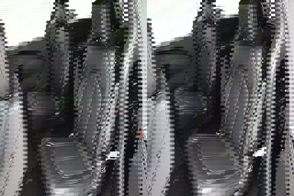 Used 2025 Chrysler Pacifica Select image 10