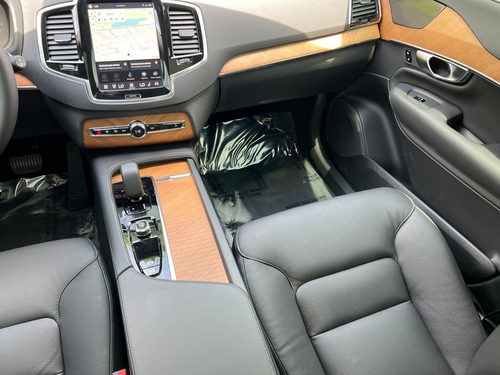 Used 2025 Volvo XC90 T8 Plus w/ Protection Package Premier AWD/4WD image 38