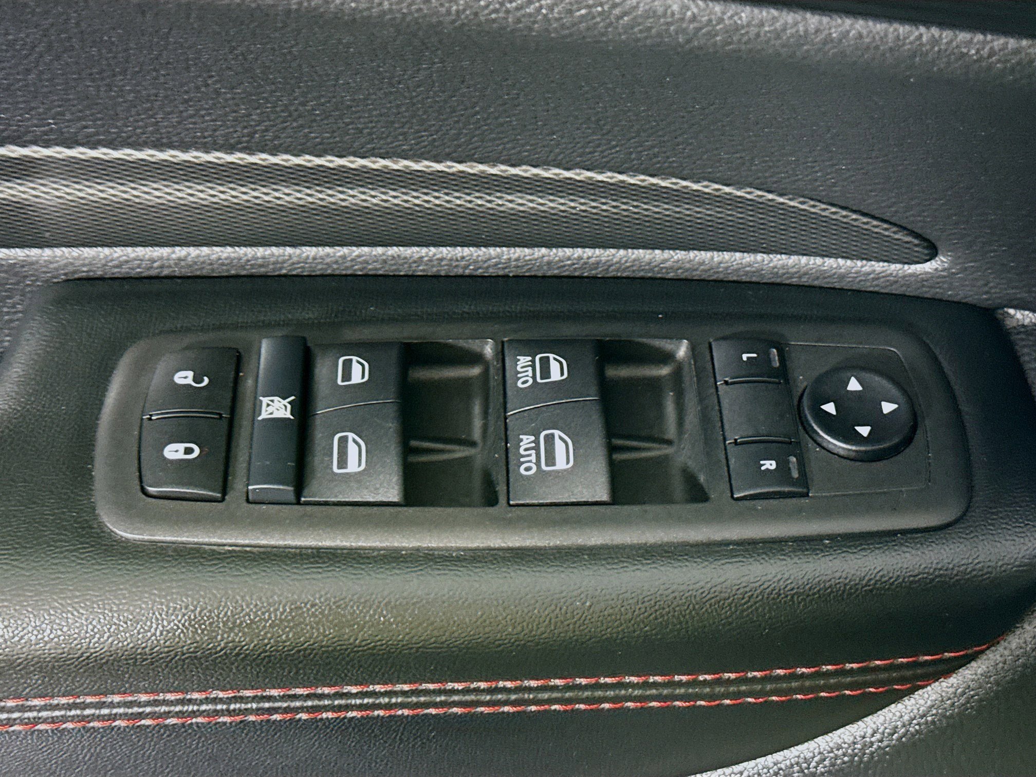 Used 2025 Dodge Durango GT RWD image 24