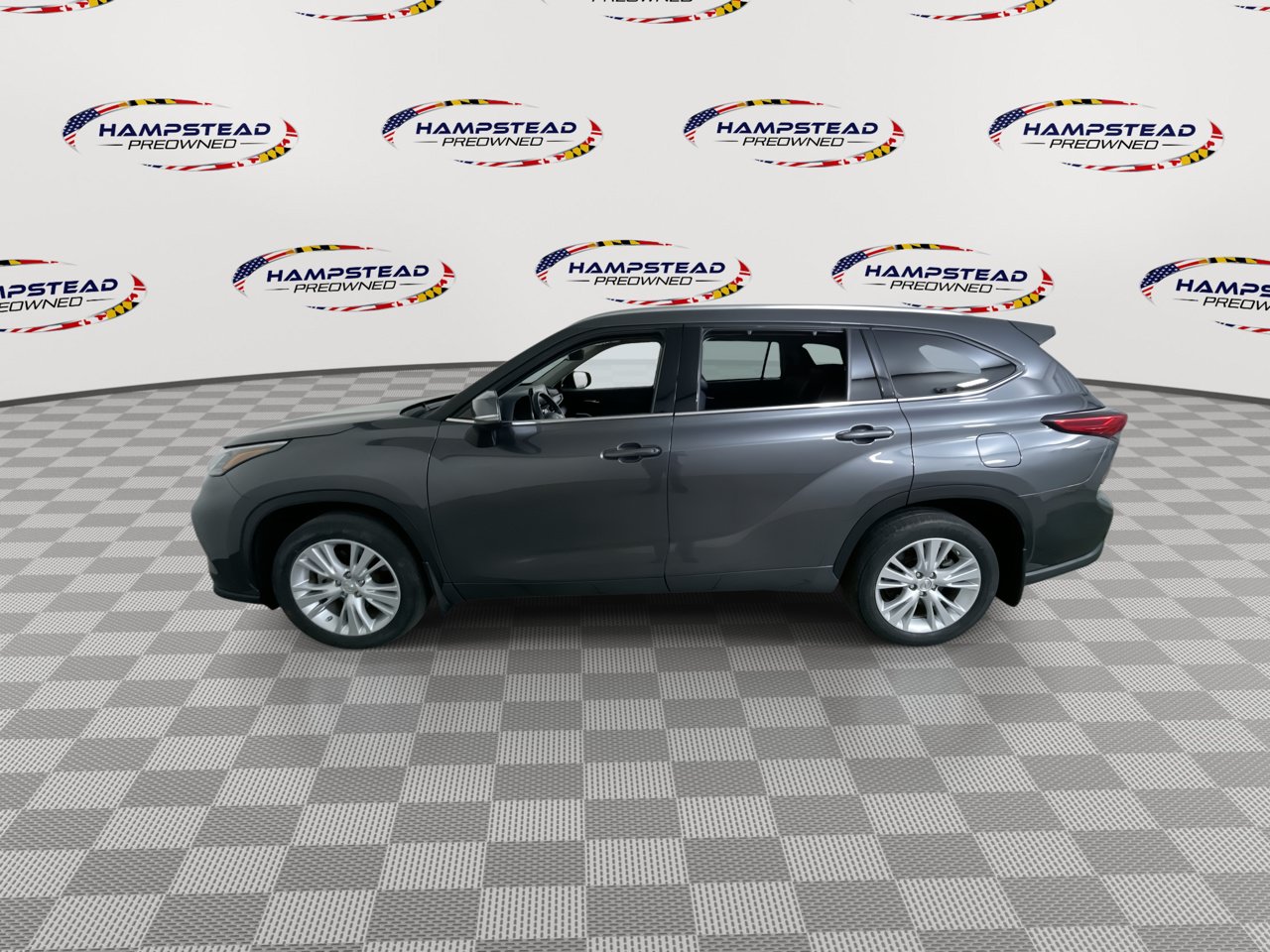 Used 2020 Toyota Highlander XLE AWD/4WD image 5