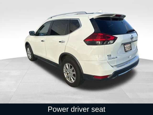 Used 2017 Nissan Rogue SV image 3