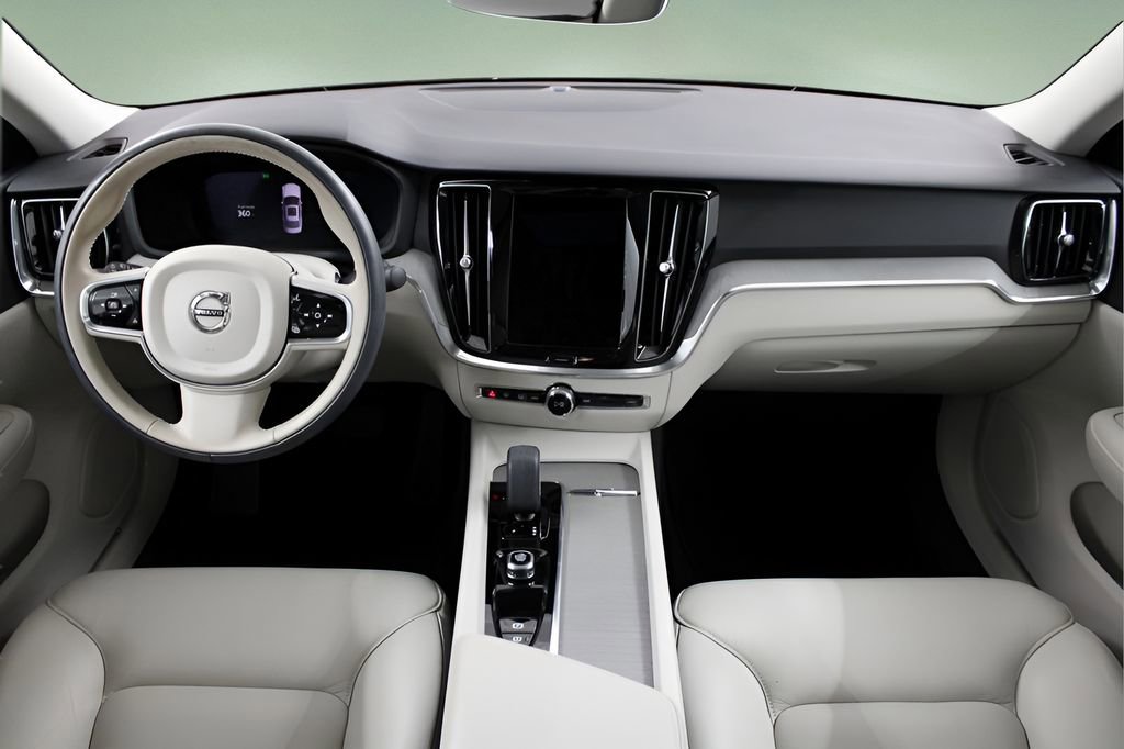 Used 2023 Volvo S60 B5 Plus w/ Climate Package image 22