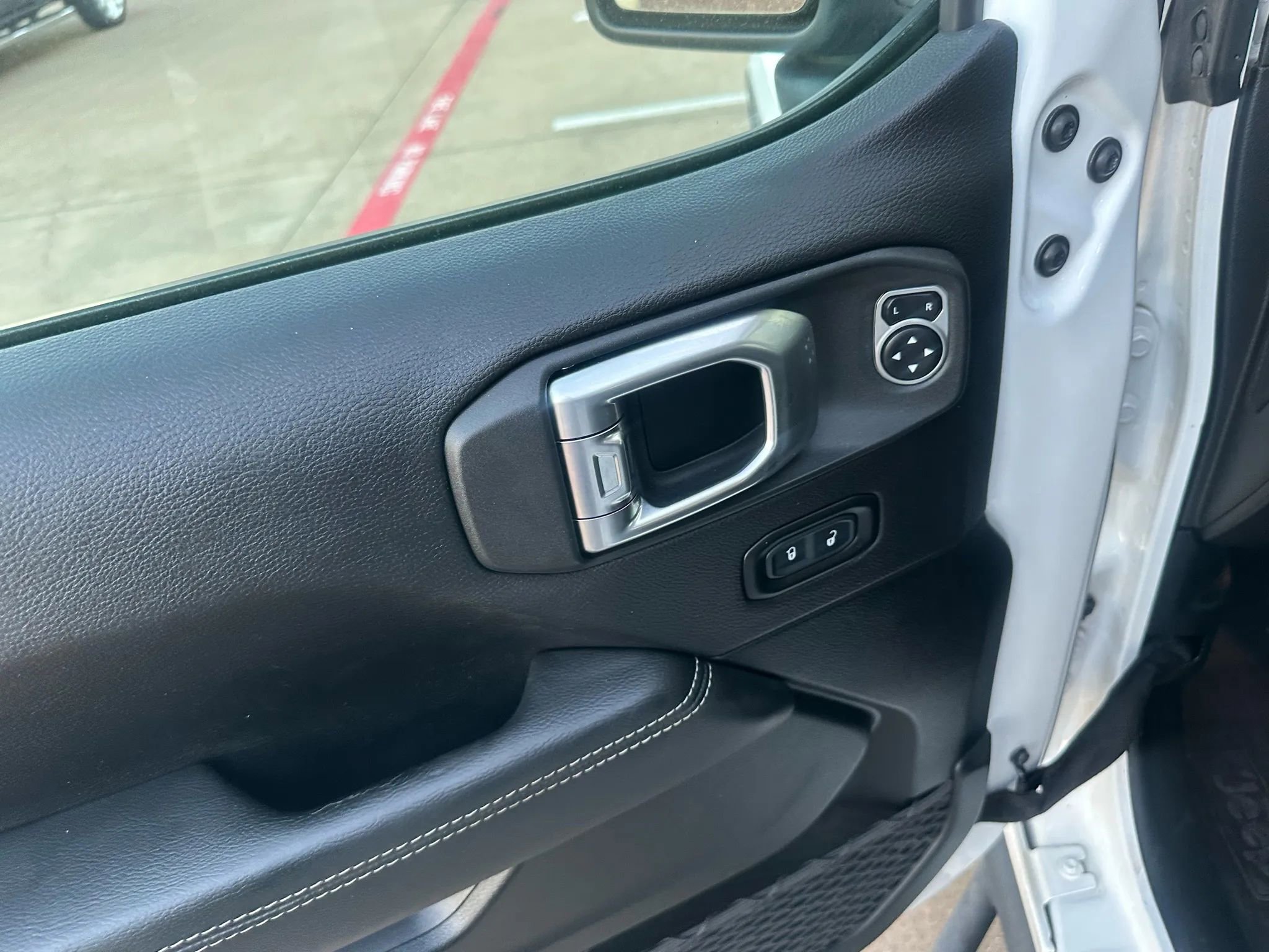 Used 2020 Jeep Gladiator Overland image 26