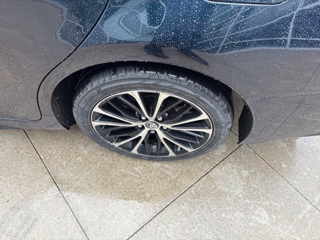 Used 2018 Toyota Camry SE FWD image 12