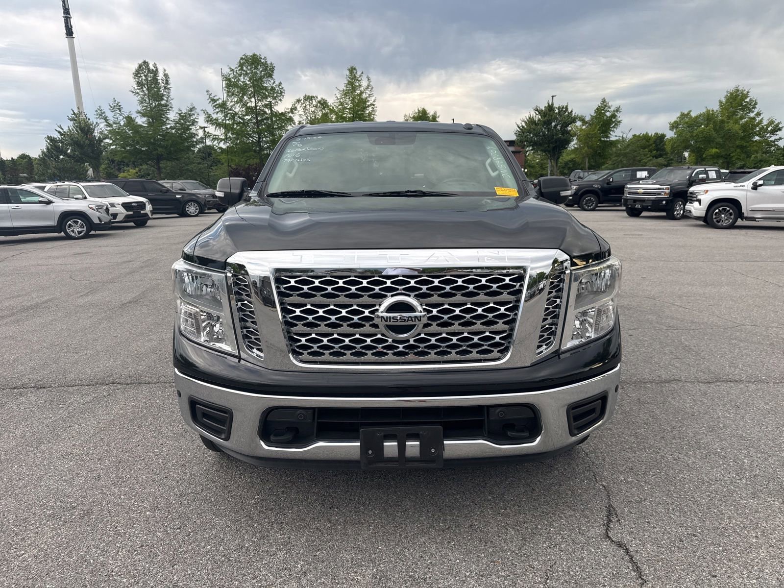 Used 2018 Nissan Titan SV w/ SV Convenience Package AWD/4WD image 2