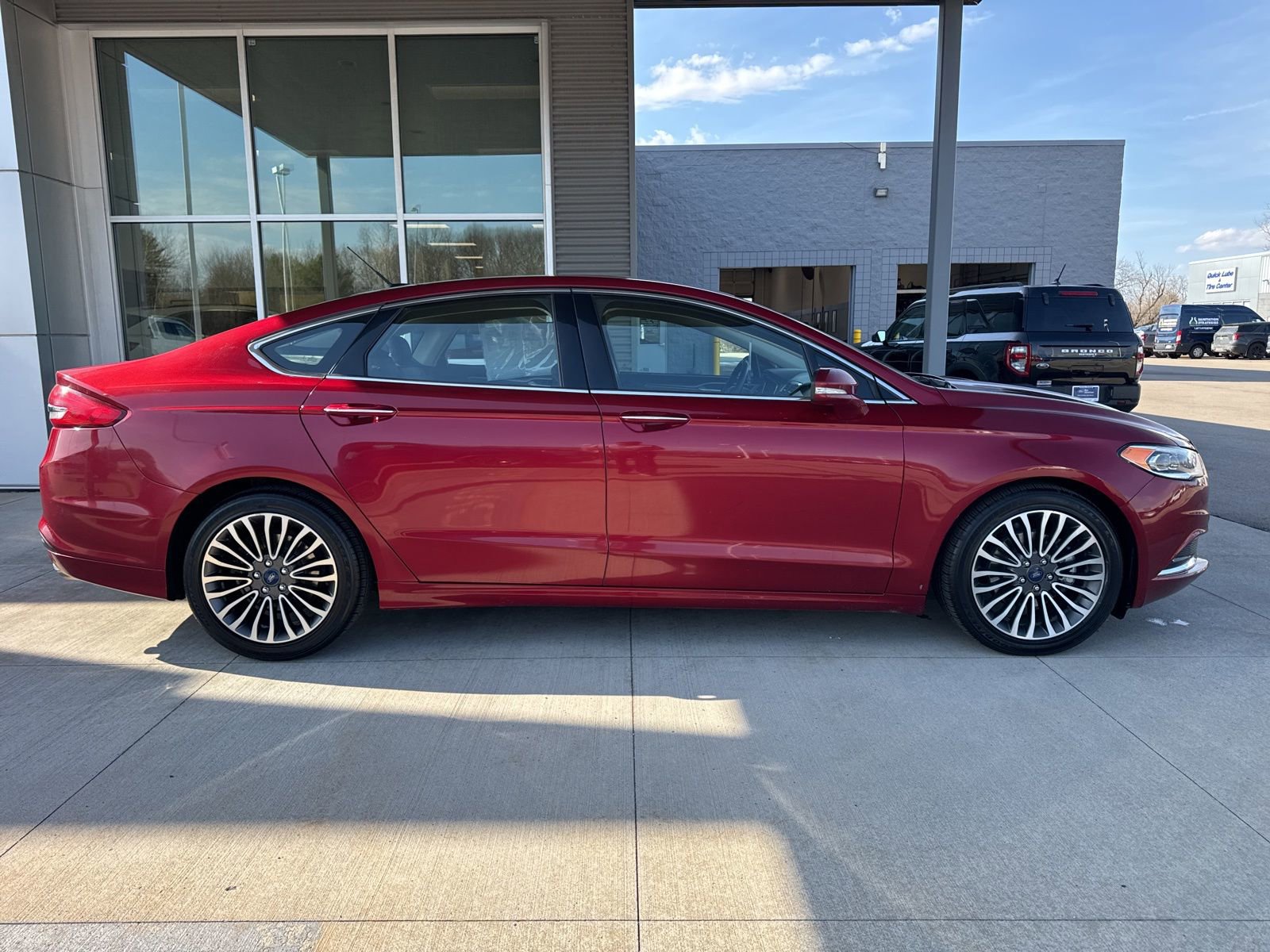 Certified 2018 Ford Fusion SE w/ Fusion SE Technology Package image 9
