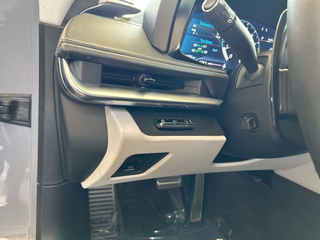 Used 2025 Chevrolet Corvette Z06 RWD image 45