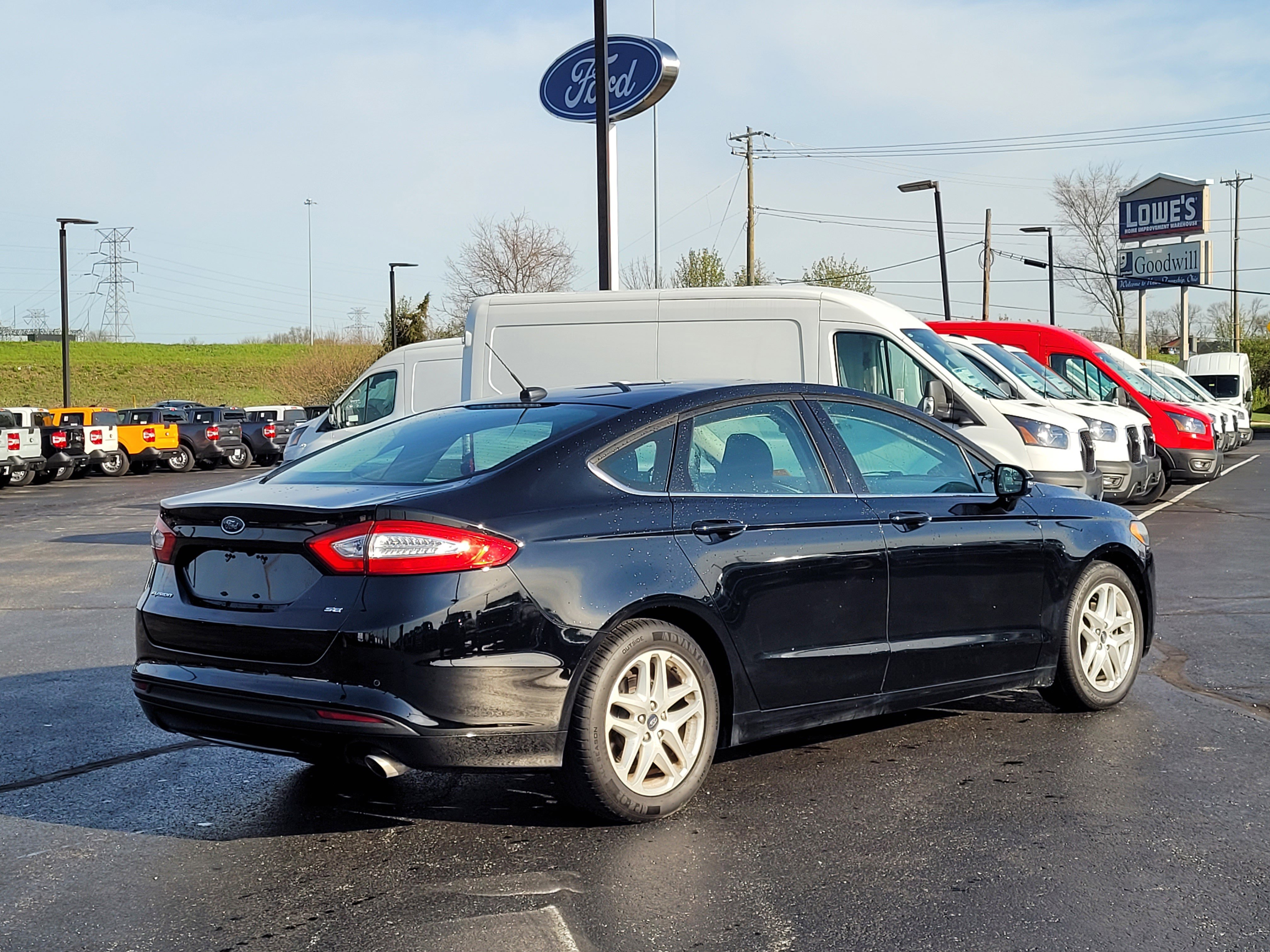 Used 2016 Ford Fusion SE image 4