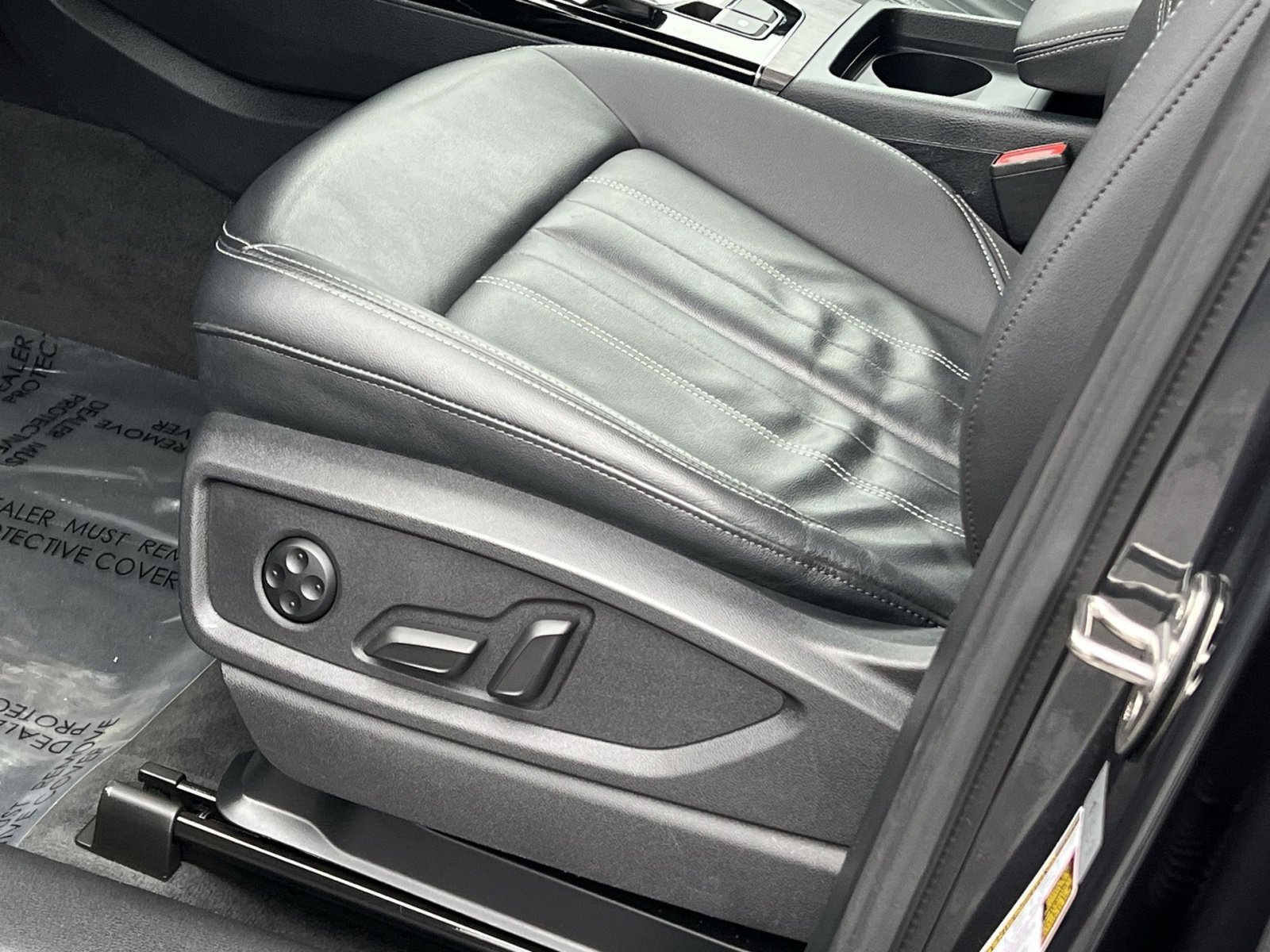 Used 2023 Audi Q5 2.0T Premium w/ Convenience Package AWD/4WD image 12