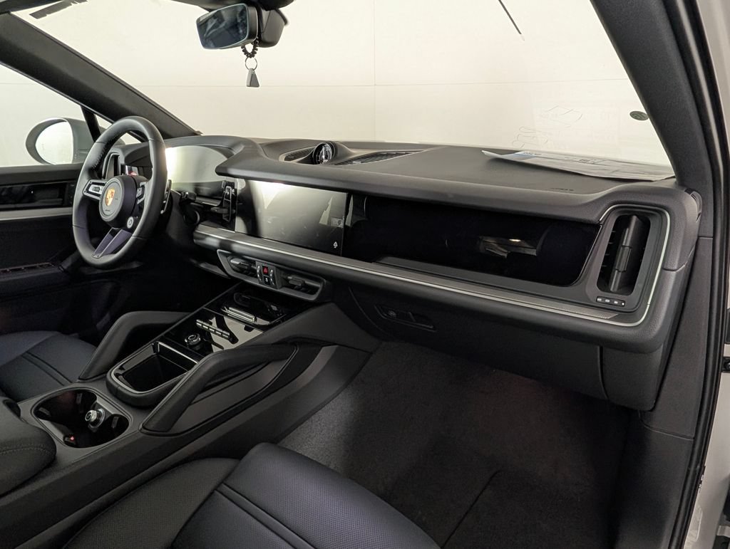 New 2026 Porsche Cayenne Coupe AWD/4WD image 19