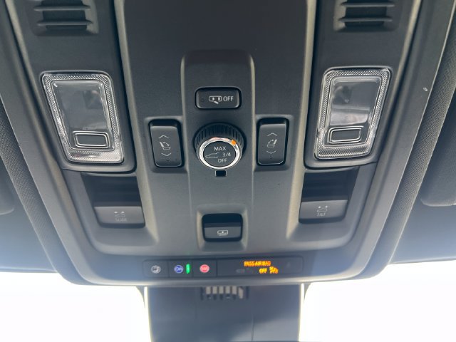 Certified 2025 Chevrolet Suburban RST w/ Comfort Package AWD/4WD image 37