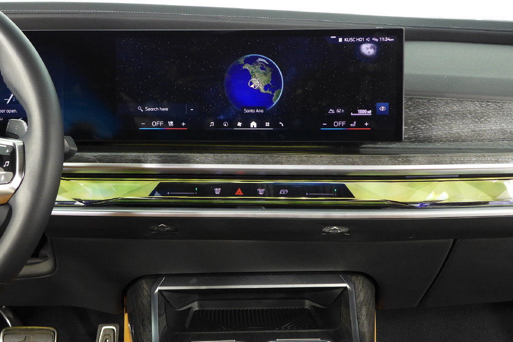 Certified 2024 BMW 740i w/ Premium Package RWD image 25