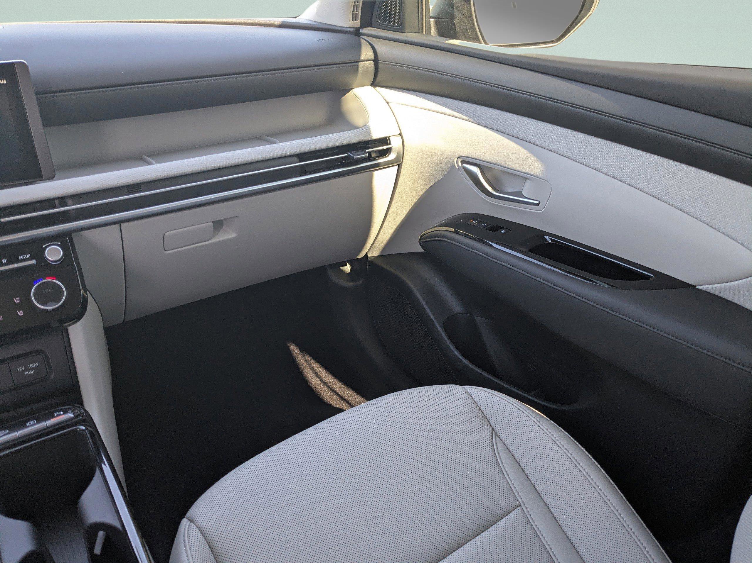 New 2026 Hyundai Tucson Limited image 15