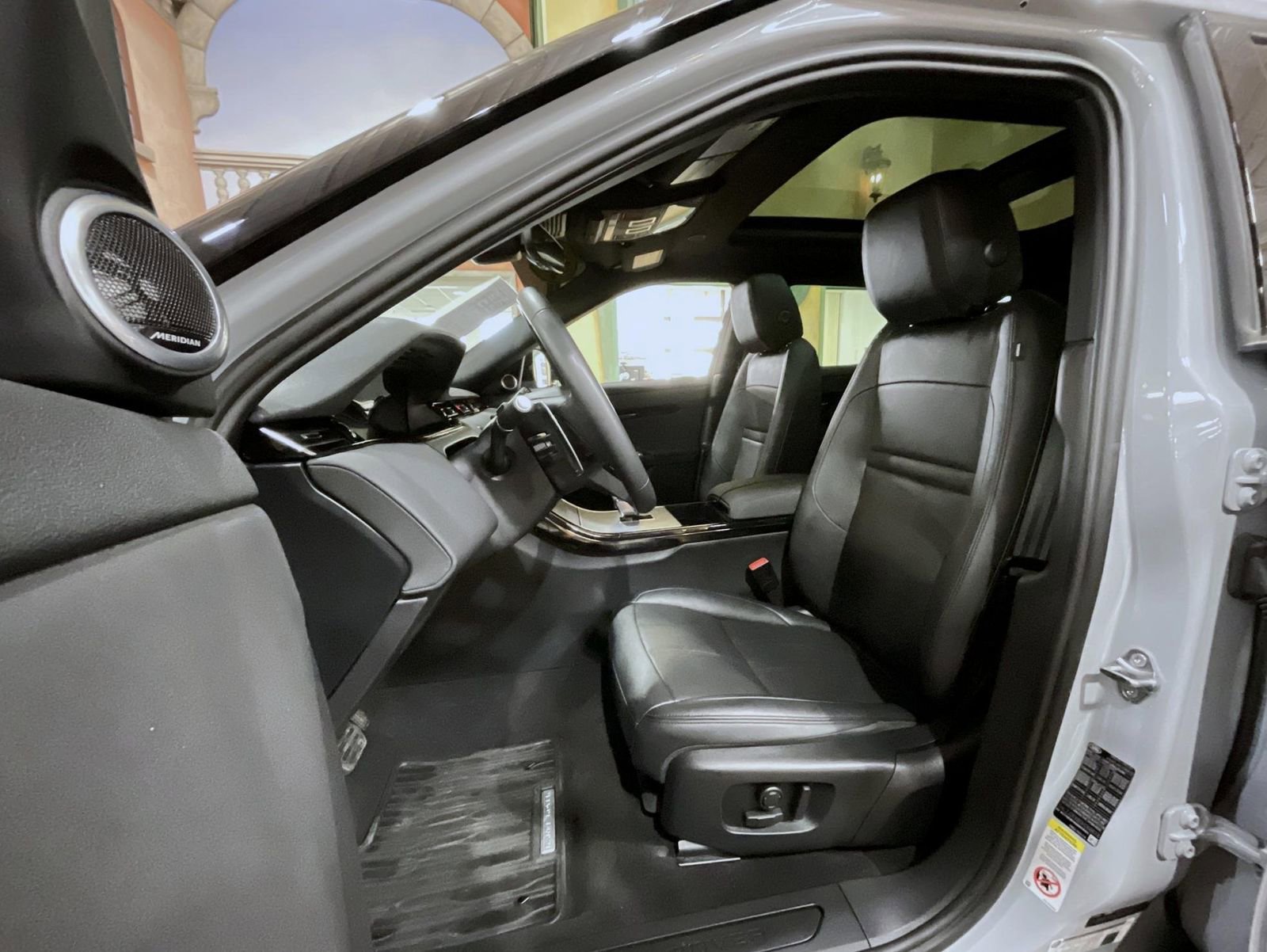 Used 2025 Land Rover Range Rover Evoque S image 10