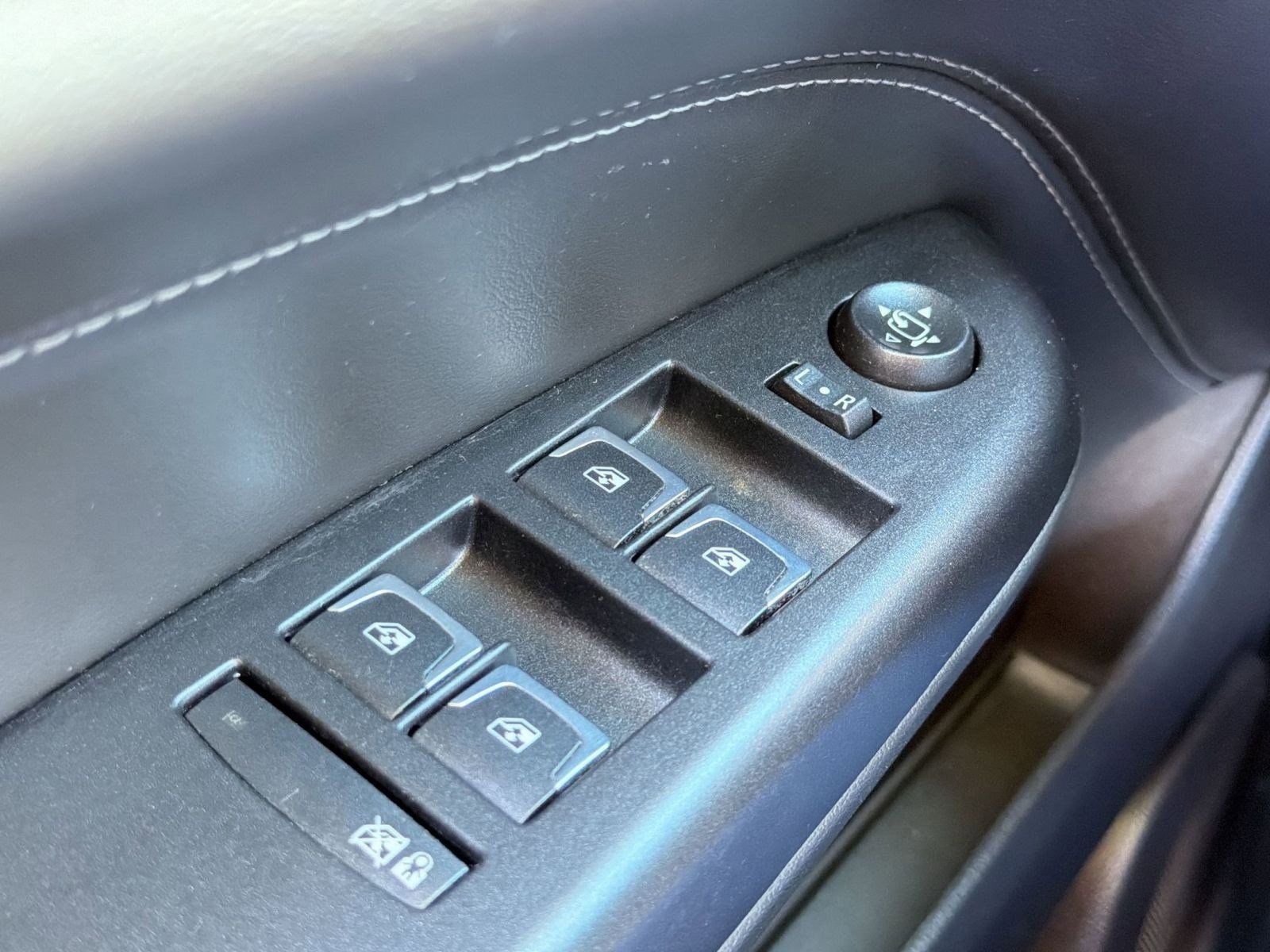 Used 2016 Cadillac SRX Luxury w/ Driver Awareness Package image 11