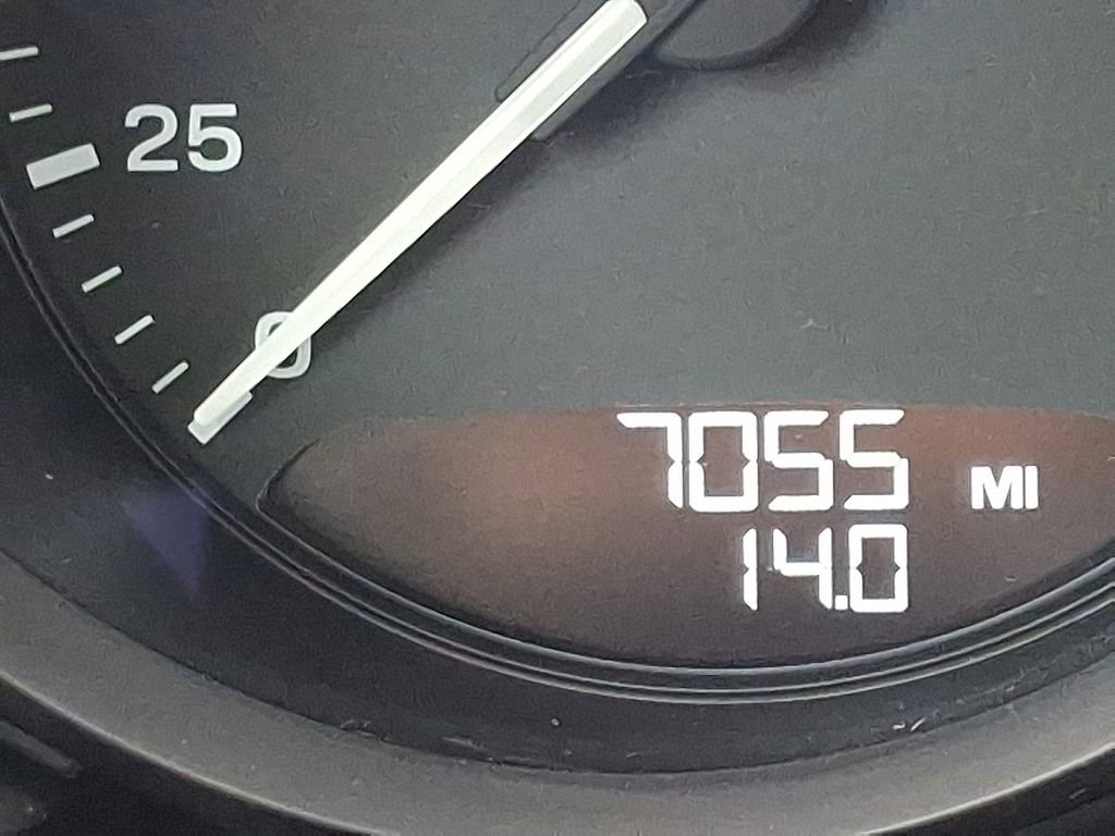 Certified 2025 Porsche Macan image 23