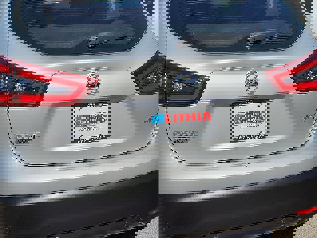 Used 2020 Nissan Rogue Sport S image 11