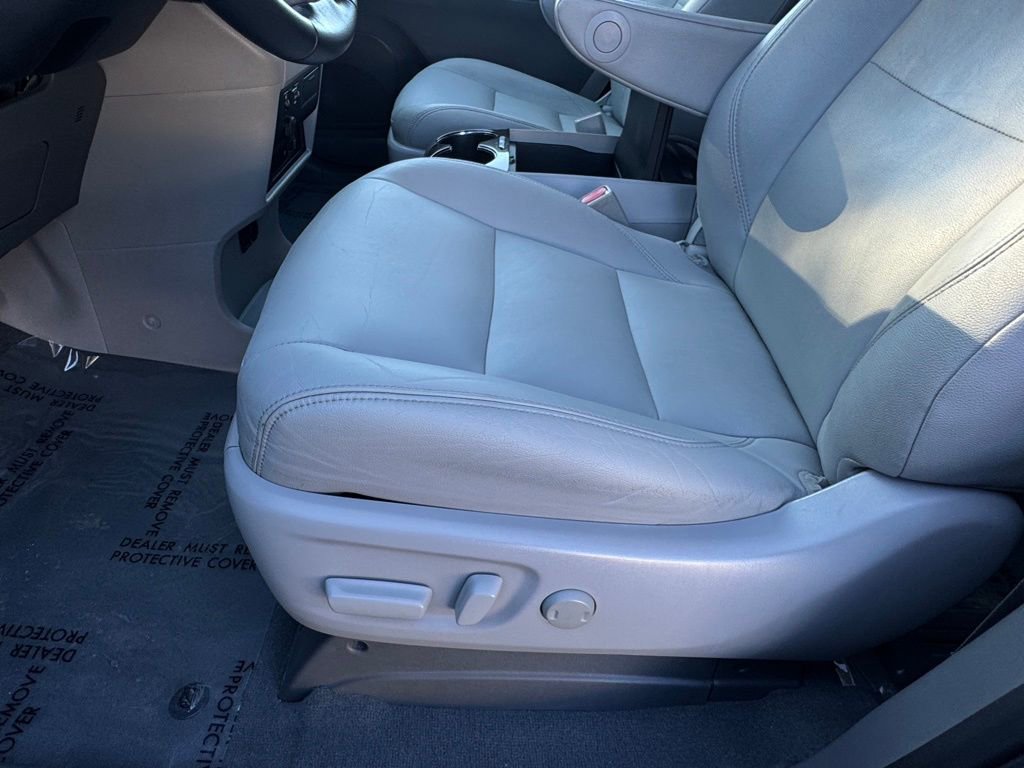 Used 2020 Toyota Sienna XLE Premium image 33
