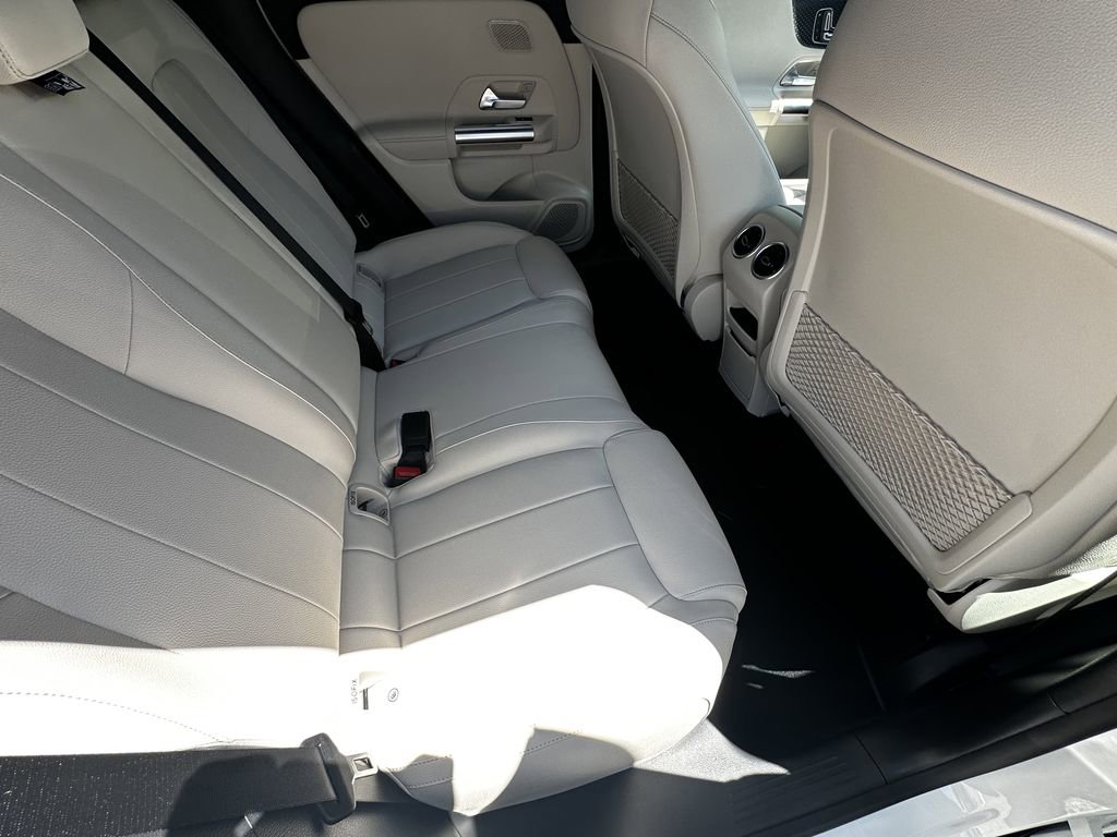 Certified 2025 Mercedes-Benz GLA 250 4MATIC image 18