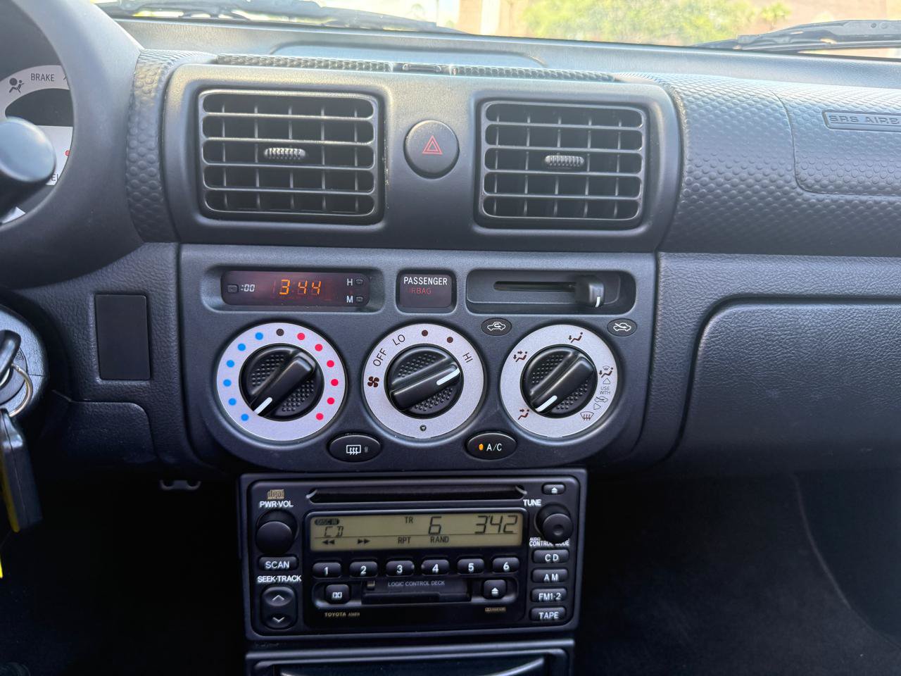 Used 2002 Toyota MR2 RWD image 37
