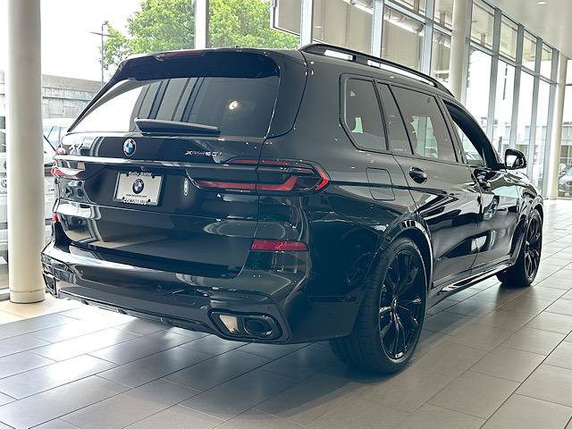 New 2027 BMW X7 xDrive40i w/ M Sport Package AWD/4WD image 3