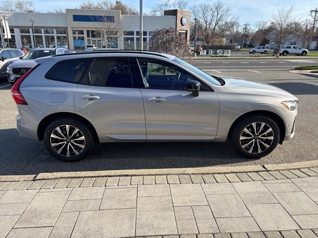 Used 2025 Volvo XC60 B5 Plus AWD/4WD image 6