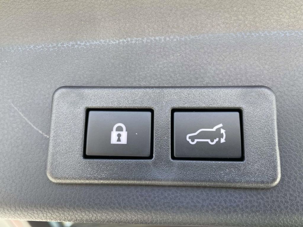 Certified 2025 Subaru Ascent Bronze Edition w/ Popular Package #2 image 11