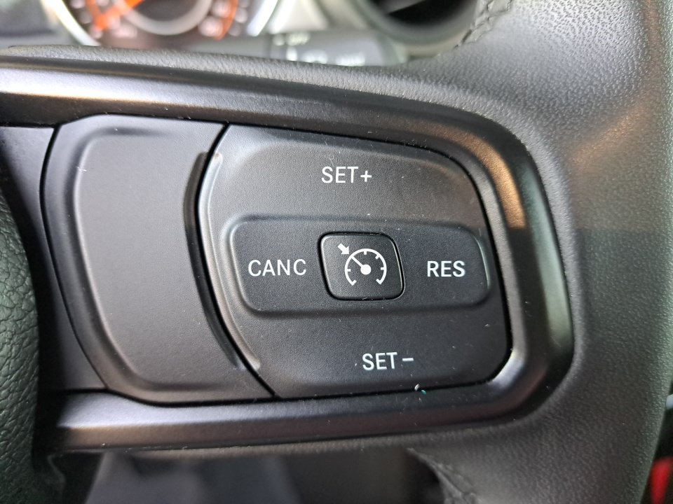 Used 2023 Jeep Gladiator Sport AWD/4WD image 38