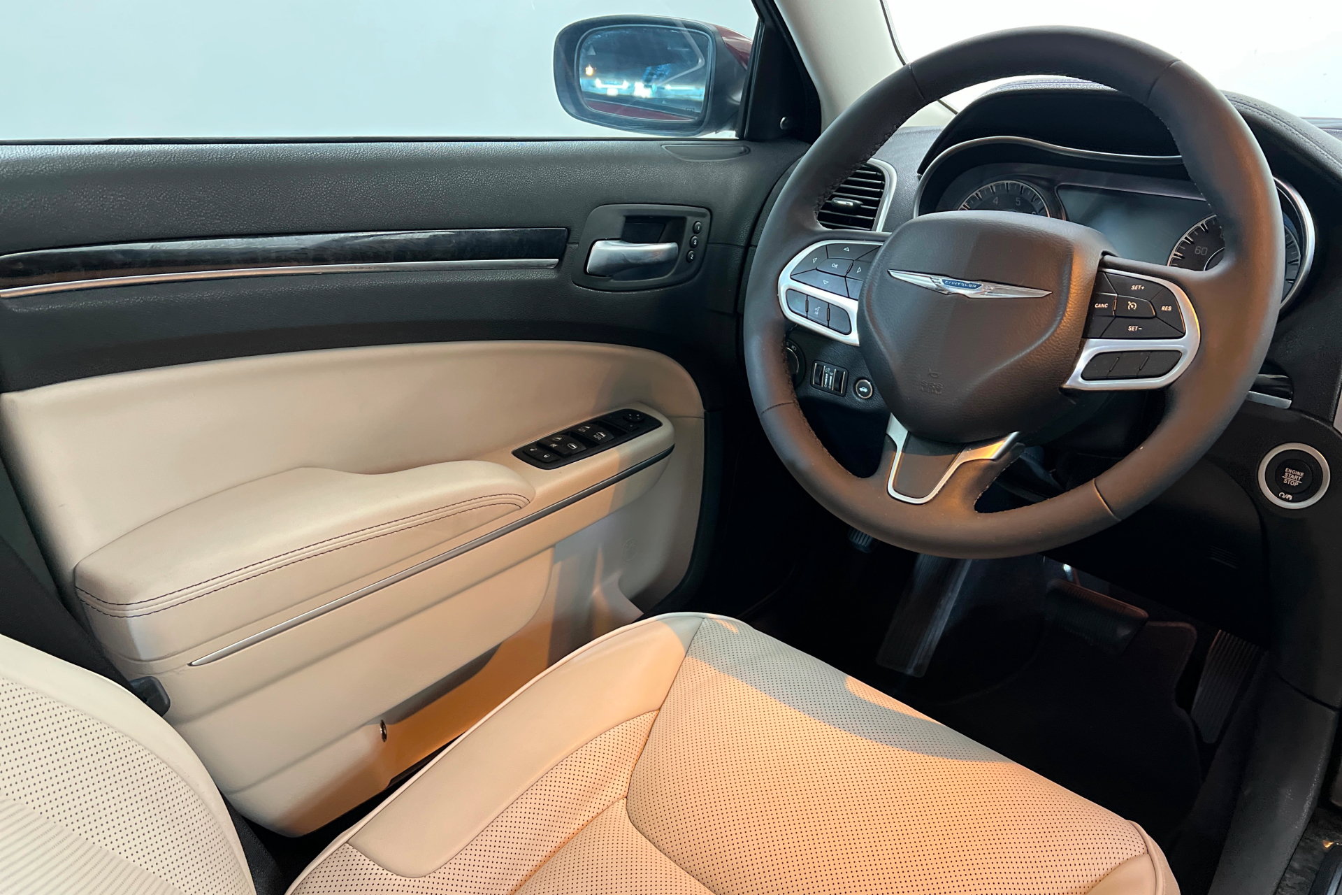 Certified 2022 Chrysler 300 Touring L w/ Comfort Group RWD image 11