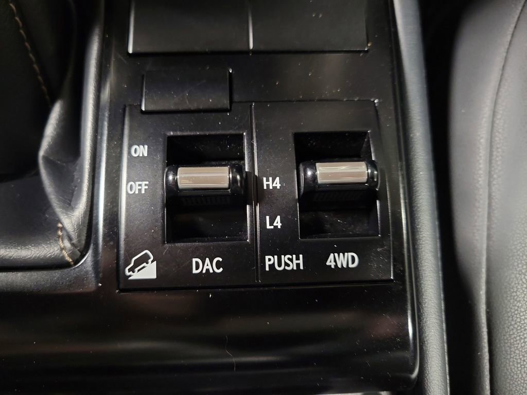 Used 2020 Lexus GX 460 Premium image 16