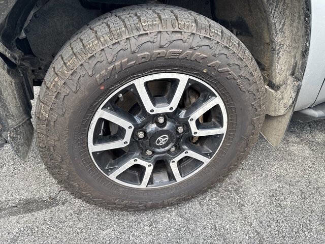 Used 2020 Toyota Tundra Limited w/ Limited Premium Package image 3