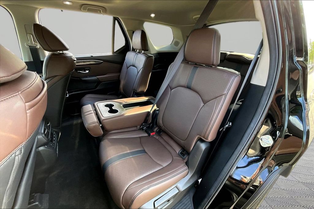 Used 2025 Honda Pilot Elite image 18