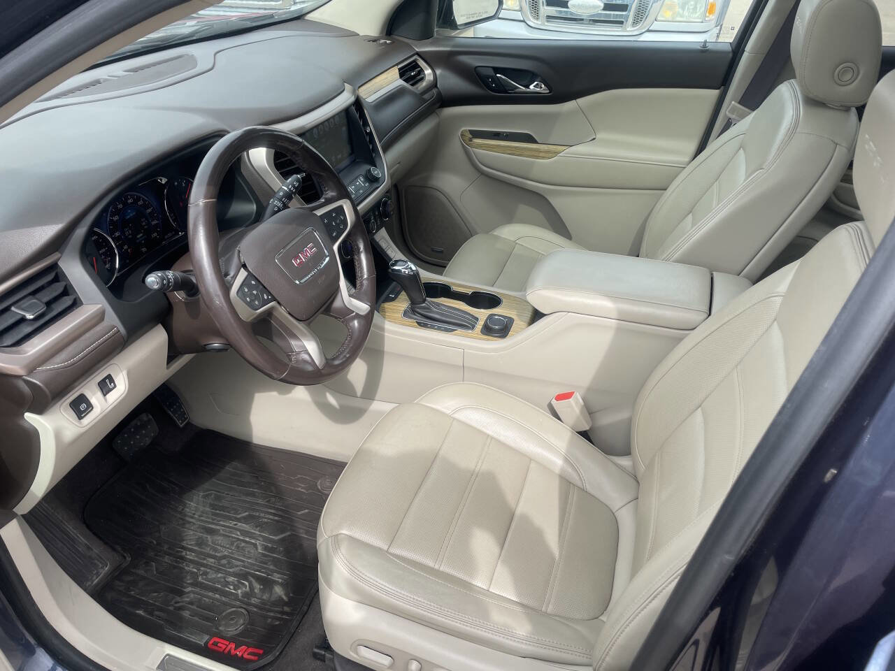 Used 2018 GMC Acadia Denali w/ Technology Package image 10