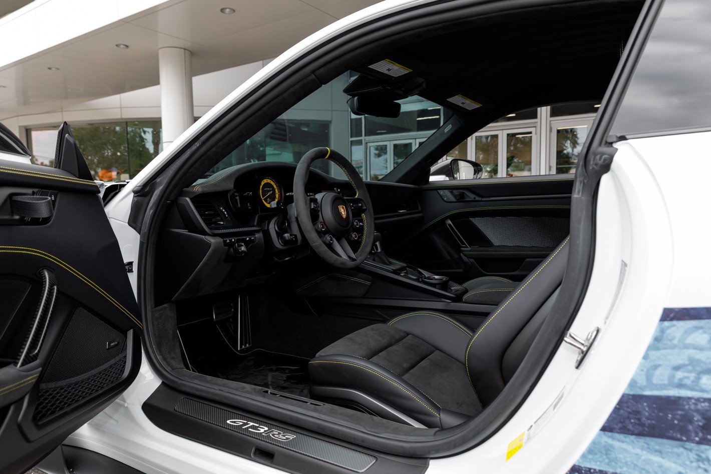 Used 2025 Porsche 911 GT3 RS image 61