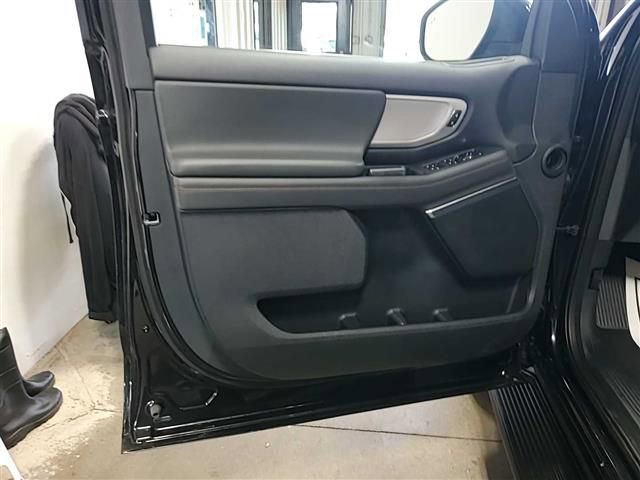 Used 2025 Ford Expedition Active image 24