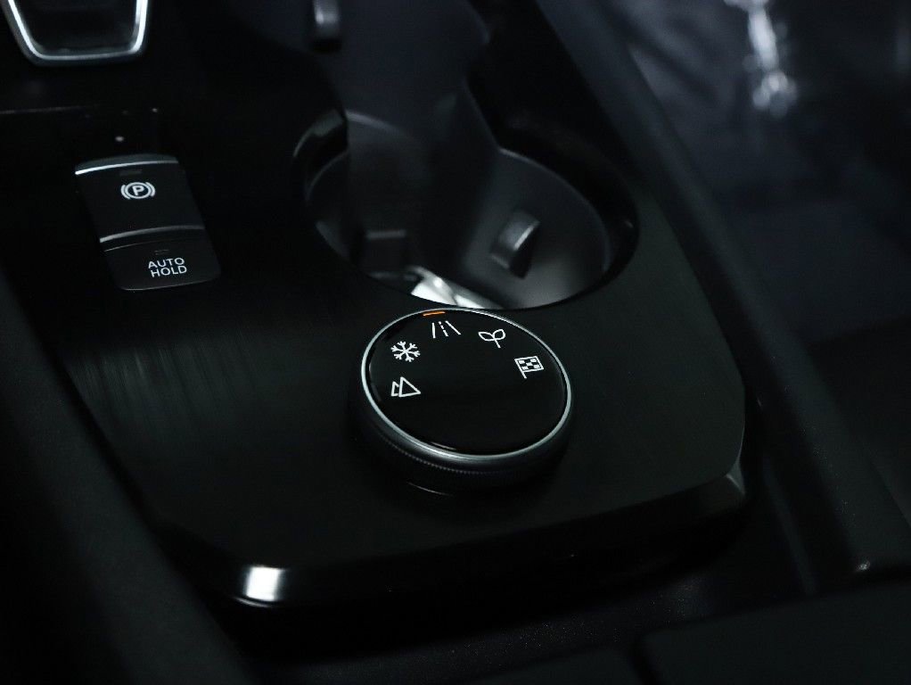 Certified 2024 Nissan Rogue SL image 28