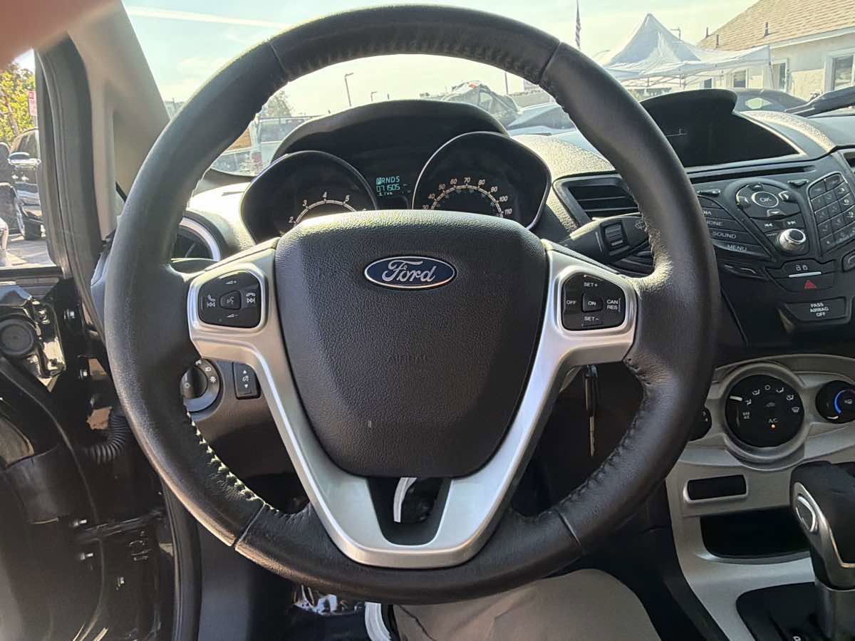 Used 2016 Ford Fiesta SE image 10