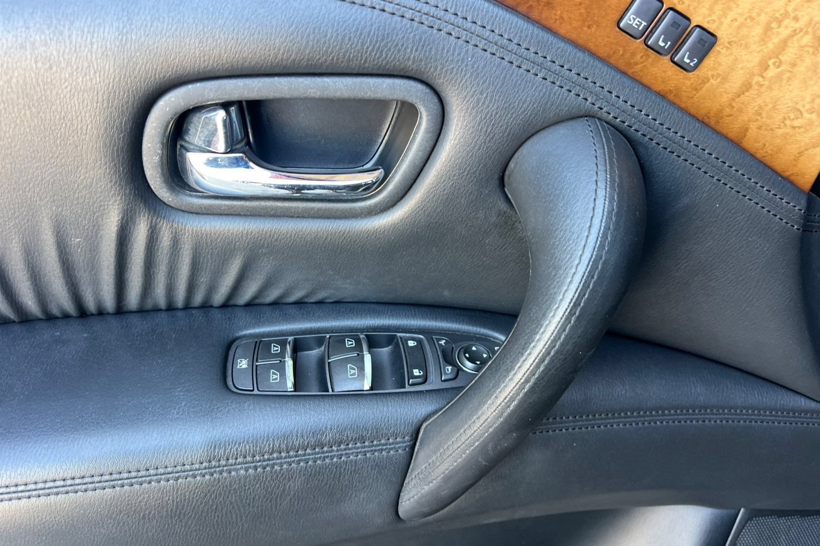 Used 2014 INFINITI QX80 4WD w/ Theater Package image 11