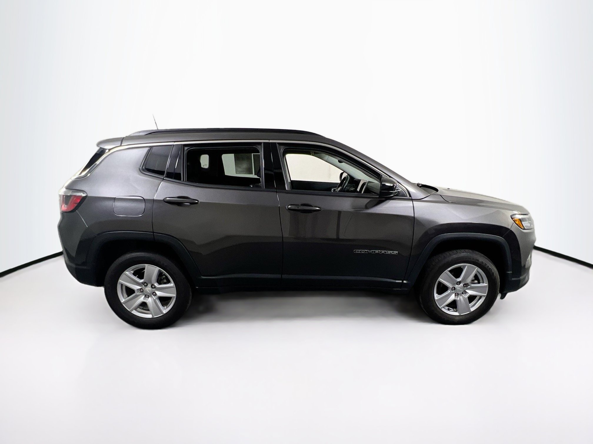 Used 2022 Jeep Compass Latitude w/ Convenience Group AWD/4WD image 4