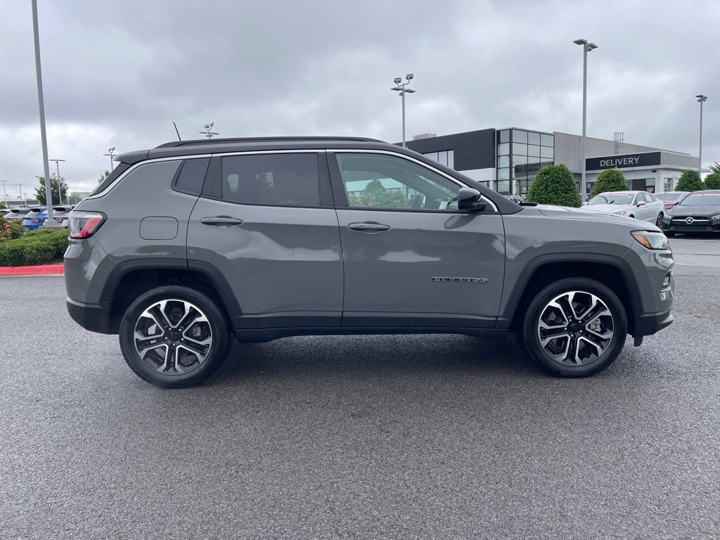 Used 2024 Jeep Compass Limited AWD/4WD image 9
