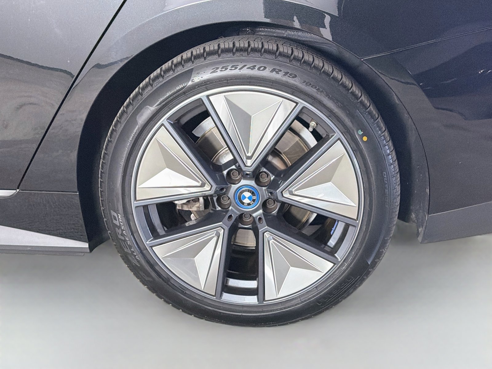 Certified 2023 BMW i4 eDrive40 w/ Premium Package RWD image 32